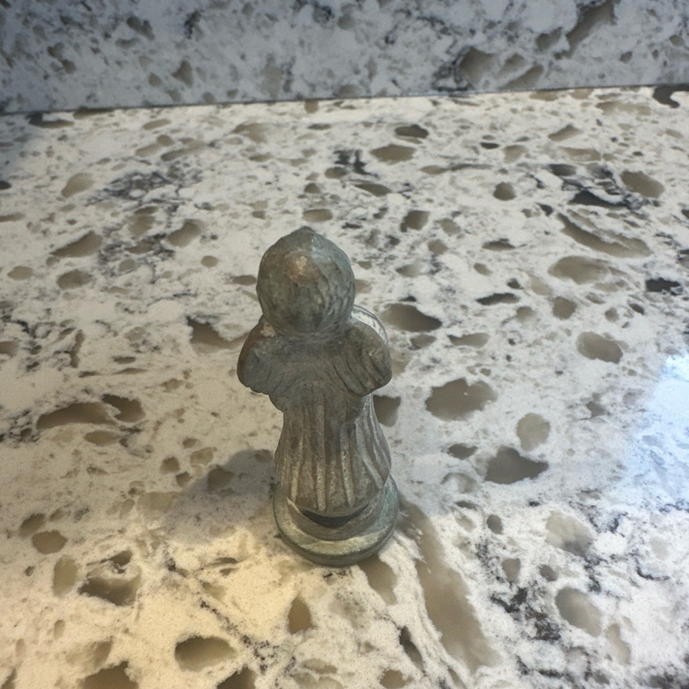 1997 Isabel Bloom Signed Concrete Miniature Garden Angel 1"x1"x2.5". No Box